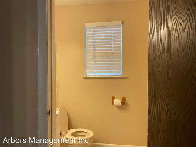 Building Photo - 2 br, 1.5 bath House - 114 MOSSIDE LOOP