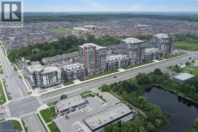 Building Photo - 470 Dundas St E