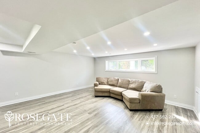 Photo du bâtiment - Bright 1-Bedroom Basement Unit in Kitchene...