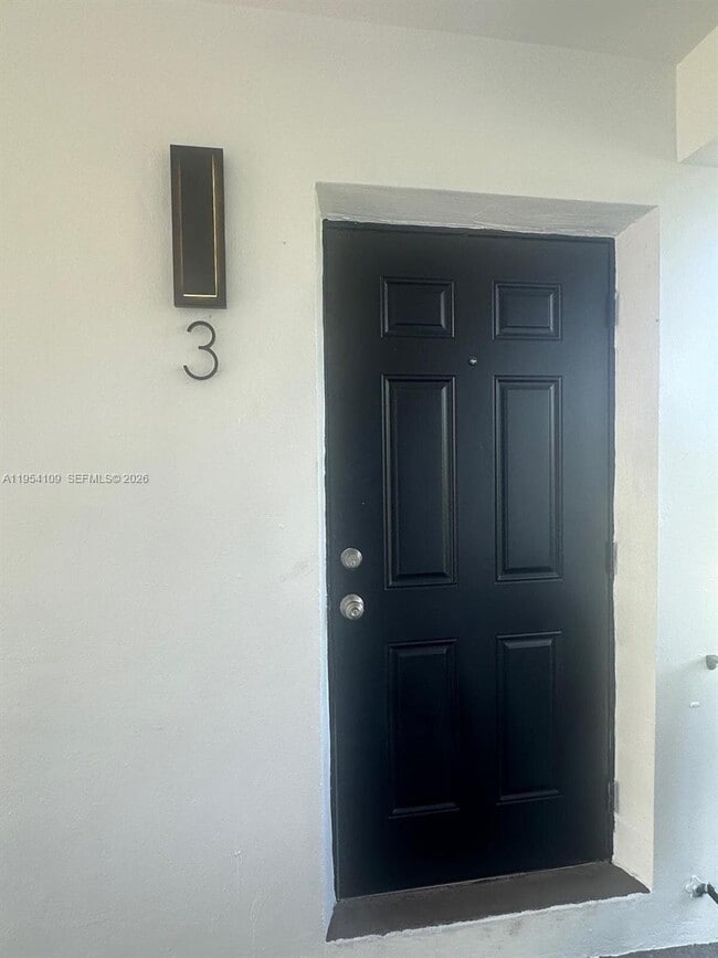 Foto del edificio - 3128 SW 12th Pl