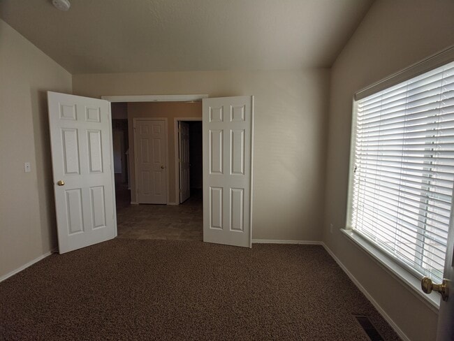Building Photo - 611 N Kayden Way