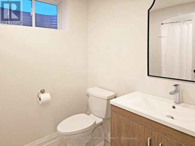 Photo du bâtiment - 11 Manhattan Ct.