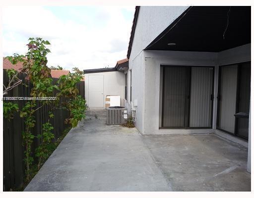 Foto del edificio - 4860 SW 152nd Pl