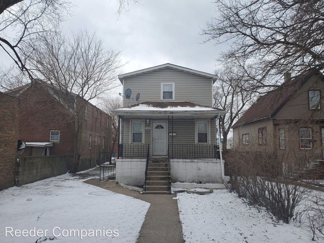 Primary Photo - 3920 Evergreen St
