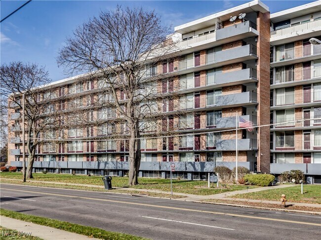 Foto del edificio - 2331 E Market St