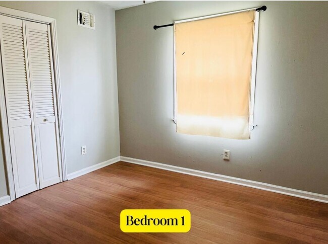 Foto del edificio - 5057 Gull Rd