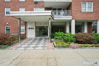 Building Photo - 444 Bedford St