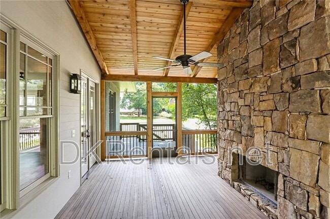 Building Photo - 2272 Abby Ln NE