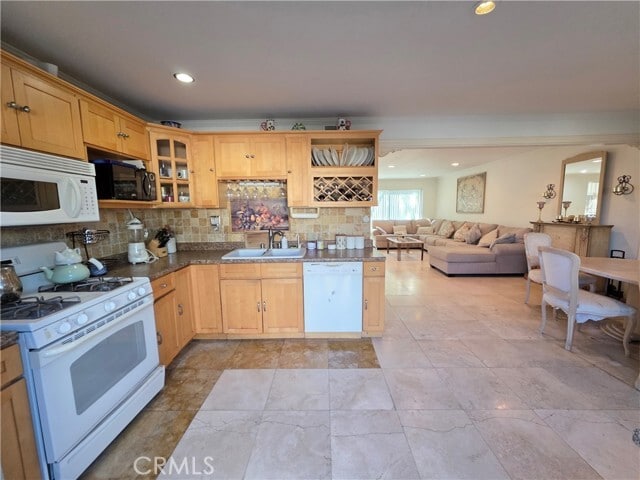 Building Photo - 6541 Wystone Ave