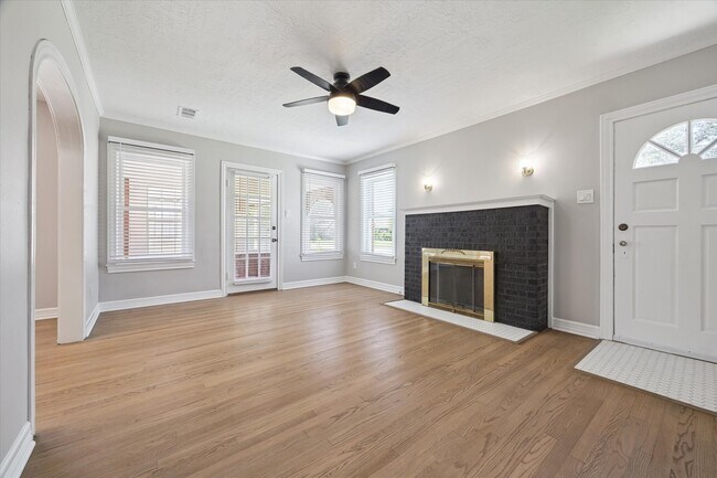 Foto del edificio - 700 Avenue of Oaks St