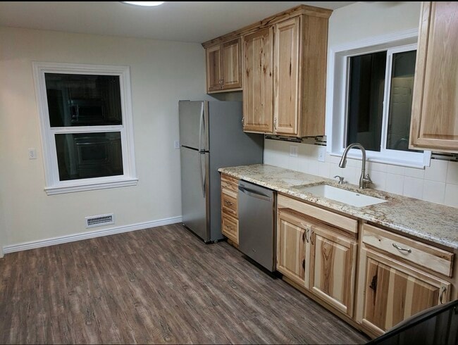 Foto del edificio - 335 E 17th St