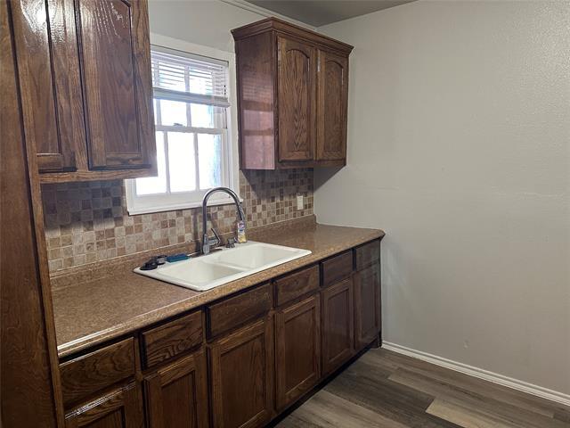 Foto del edificio - 1229 Churchill Rd