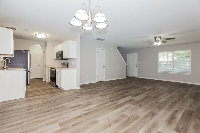 Building Photo - 1121 Vistalite Ln