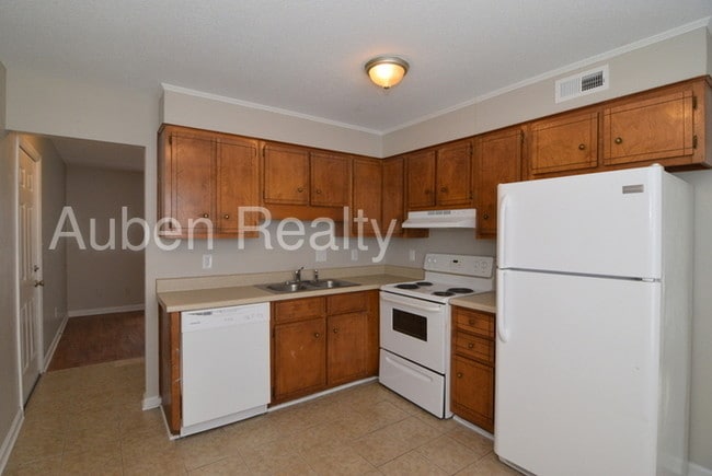 Building Photo - 2339 Walden Dr