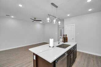 Building Photo - 9806 Nedwald St