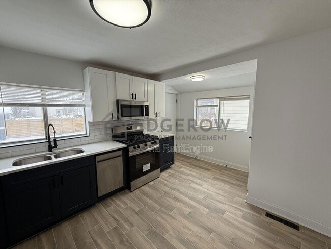 Foto del edificio - 1004 Garfield Ave NW