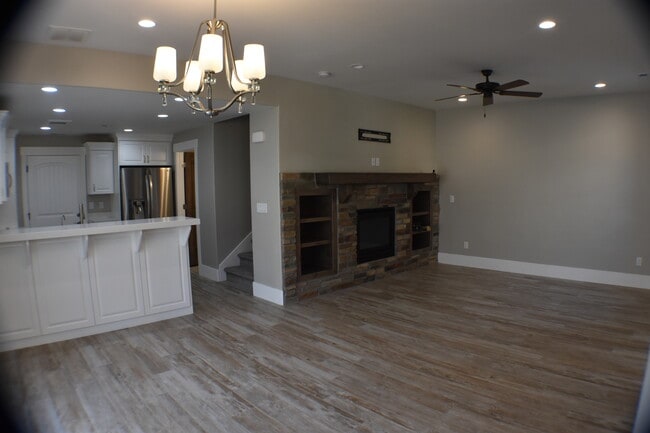 Building Photo - 13631 N Freestyle Ln