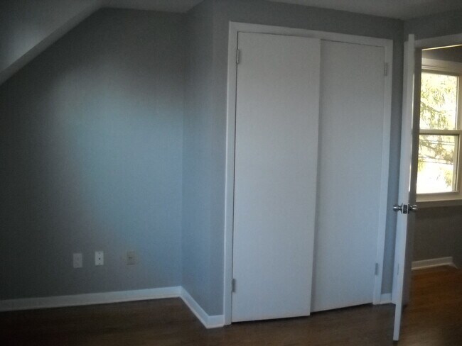 Building Photo - 52 Anderson Hill Rd