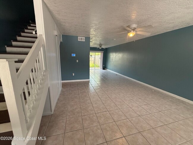 Building Photo - 3814 Tree Ridge Ln NE