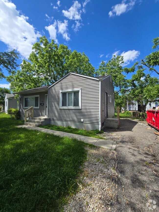Building Photo - 2344 Belcher Dr