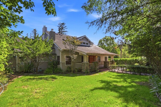 Foto del edificio - Gorgeous 5-Bedroom Los Gatos Home