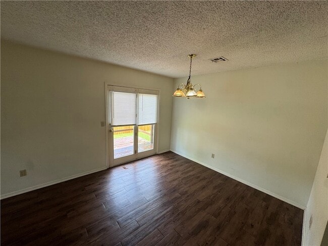 Building Photo - 301 S 11th Pl