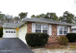Building Photo - 10 Whitecap Way