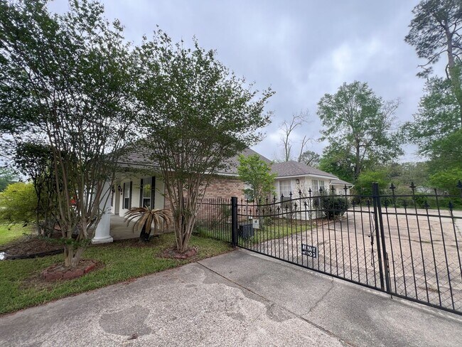 Foto del edificio - Newly remodeled, 4 bedroom, 2.5 bathroom home in Baton Rouge, LA