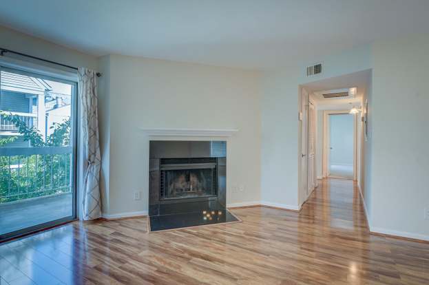 Building Photo - 3179 Summit Square Dr
