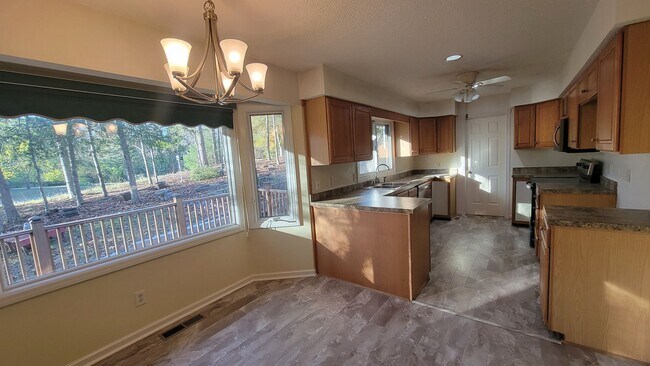 Foto del edificio - Exclusively Offered by Muse Realty Rentals...