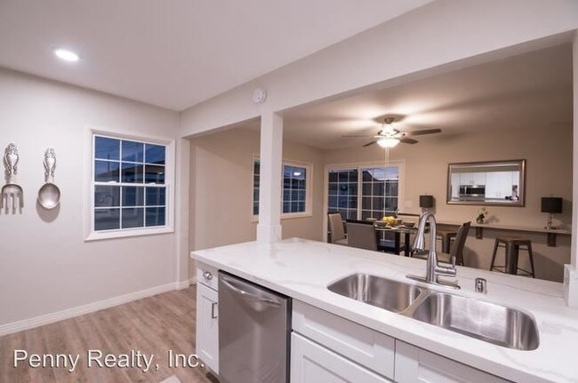 Building Photo - 3 br, 2 bath House - 6526 Glenroy Street