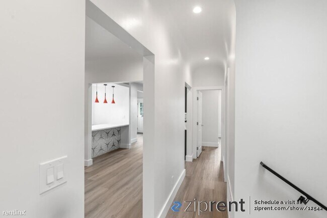 Building Photo - 3 br, 2 bath House - 2831 San Bruno Ave, S...