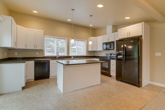 Foto del edificio - Kirkland Rambler with Central A/C!