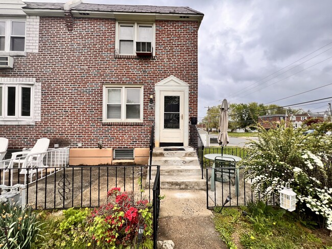 Foto del edificio - 522 Rively Ave