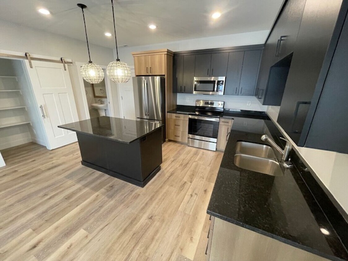 Foto principal - Modern Mountain Rtreat for Rent - Just Min...