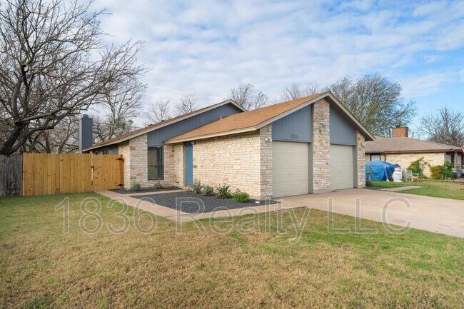 Building Photo - 2305 Singletree Ave