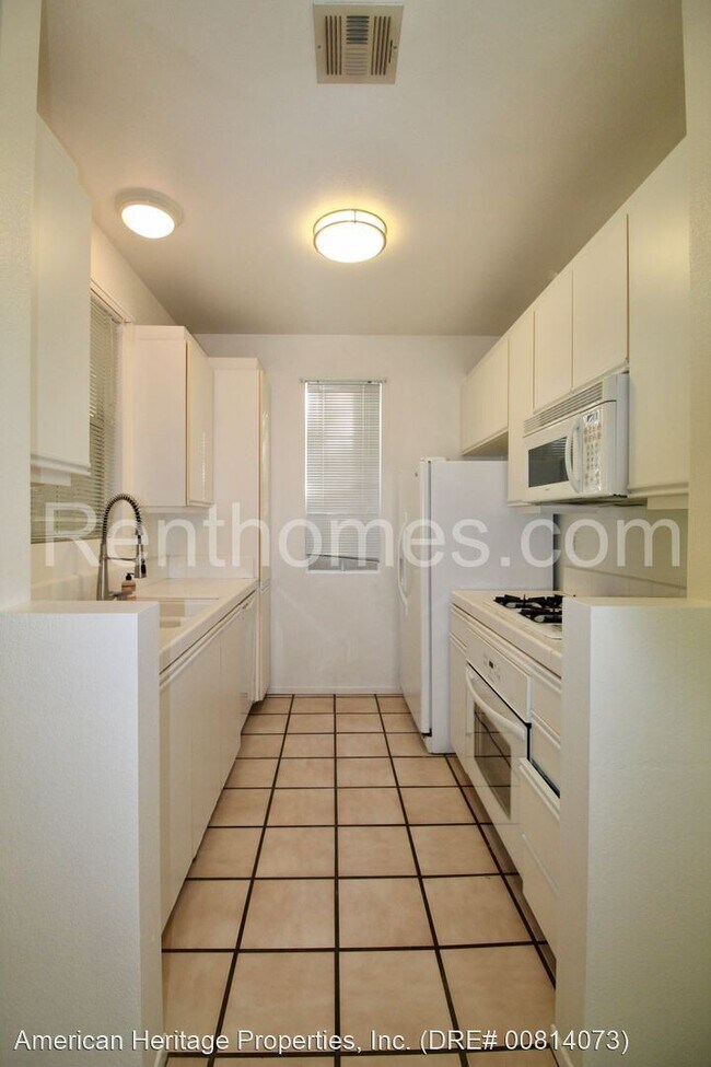 Building Photo - 2 br, 2 bath House - 10921 Sabre Hill Driv...