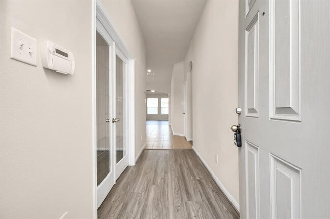 Foto del edificio - 1254 S Maple Dr