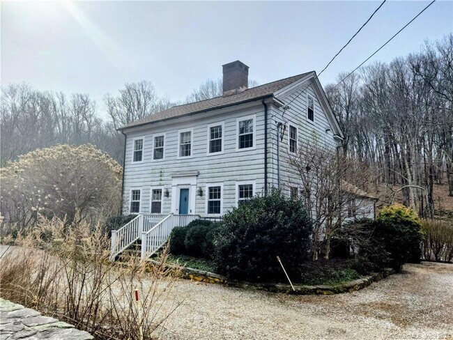 Foto del edificio - 224 Hattertown Rd