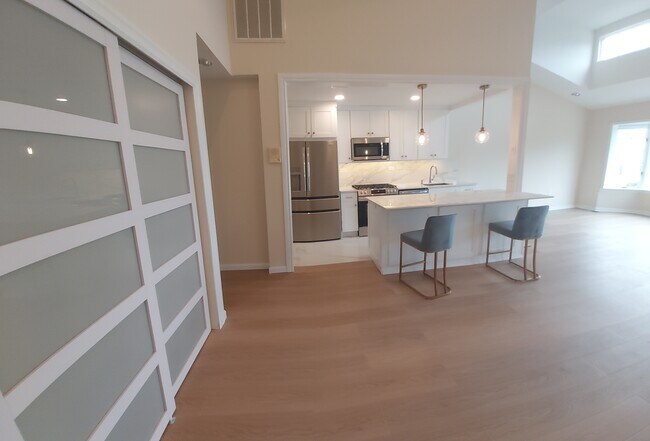 Foto del edificio - 239-70B Oak Park Dr