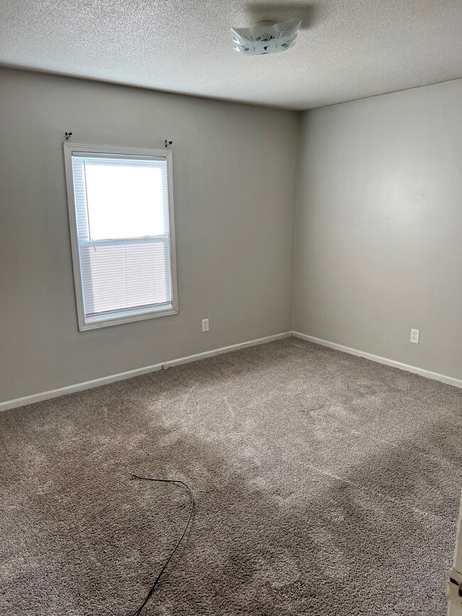 Building Photo - 8600 Countryshire Ln