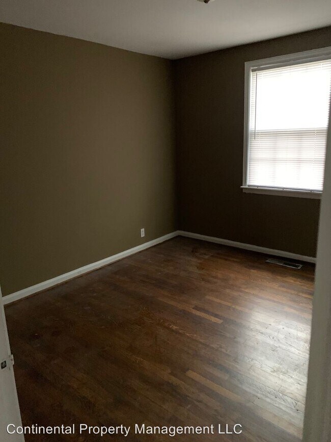 Building Photo - 3 br, 1 bath House - 5506 Meadowcrest Lane