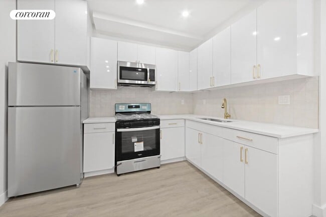 Building Photo - 1221 Lincoln Pl