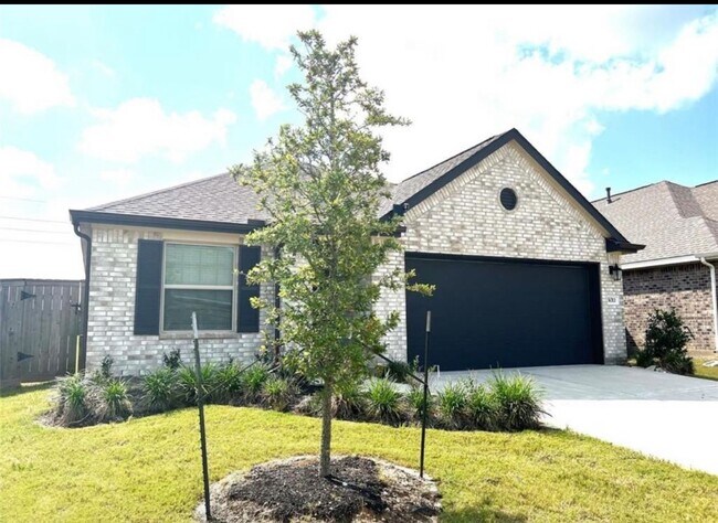 Building Photo - 3011 Azalea Pt