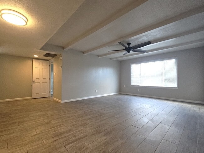 Building Photo - 3301 S Terrace Rd