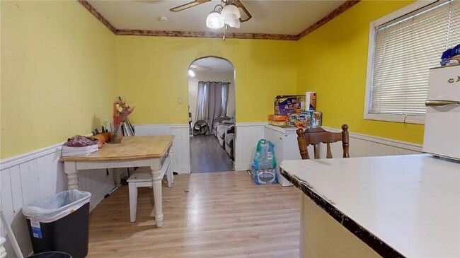 Foto del edificio - 868 W Center St