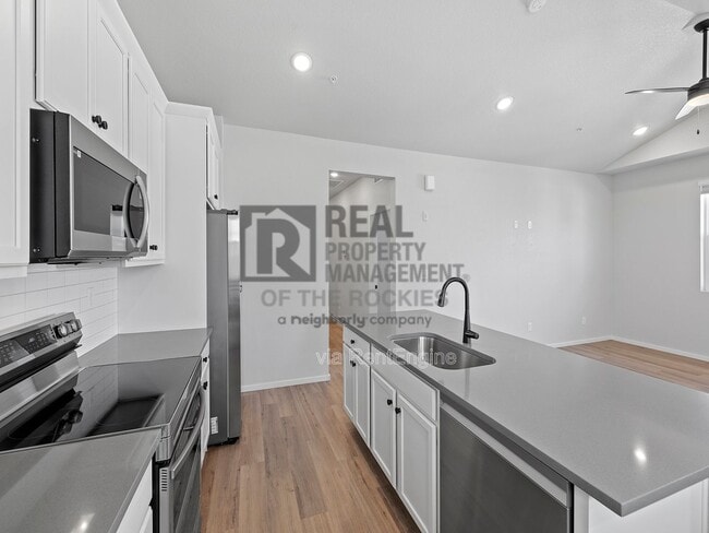 Building Photo - 2296 Setting Sun Dr