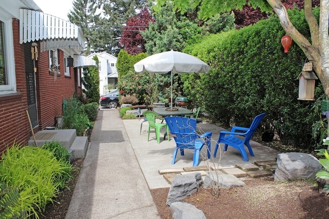 Foto del edificio - 1902-1910 N Kilpatrick St - Kenton