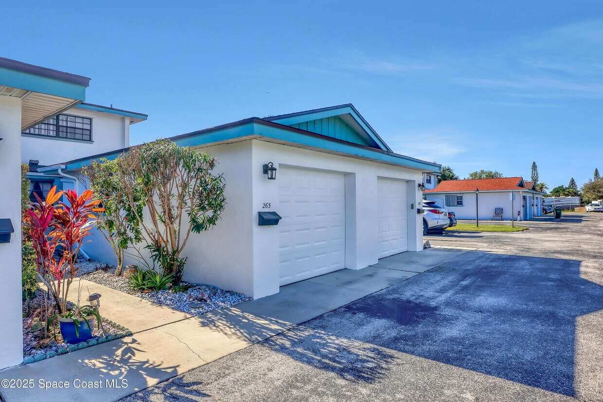 Primary Photo - 265 Kings Way