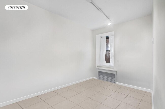 Foto del edificio - 233 E 12th St
